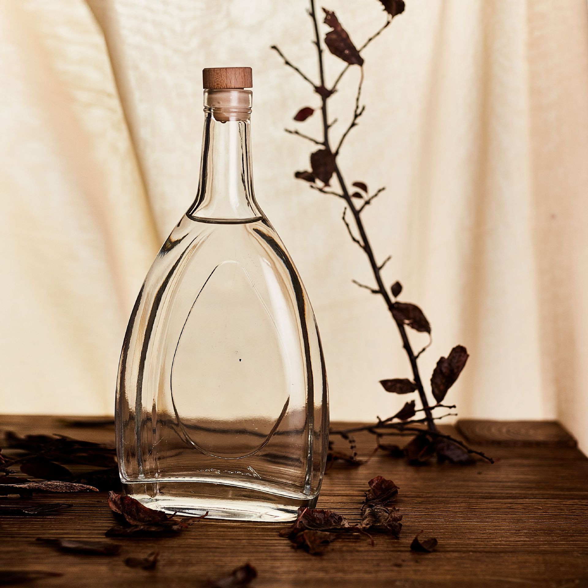 Chai thủy tinh 500ml kiểu dáng dẹp